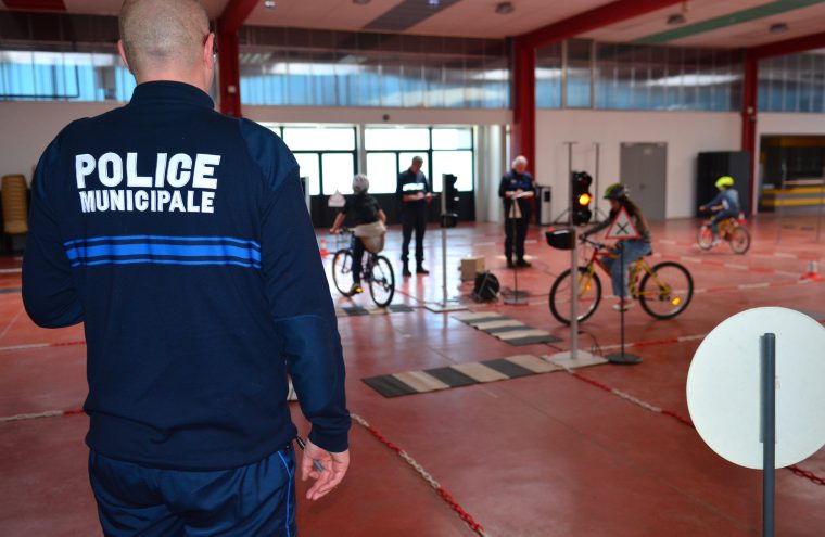 La police municipale forme les écoliers d’Argentan.