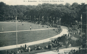 Collecte des archives du monde sportif du territoire.
