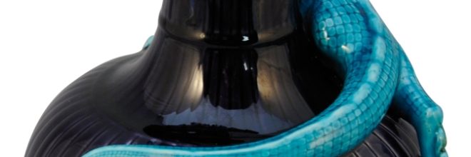 Juillet - Théodore Deck – Vase au dragon – Domaine public